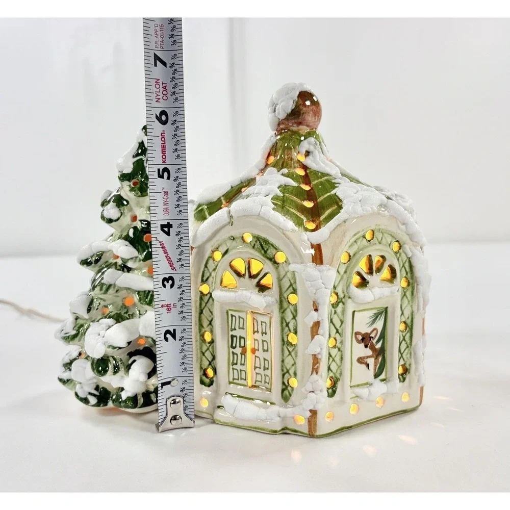 1978 Walter Brockmann Signed Lighted Ceramic Christmas House Music Box Skaters‎
